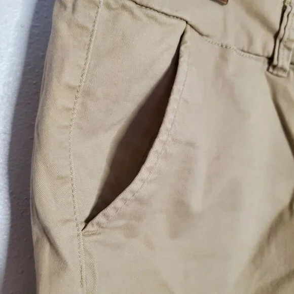 American Eagle Outfitters Women's Khaki Stretch Shorts With Button & Zip Closure - Picture 4 of 7